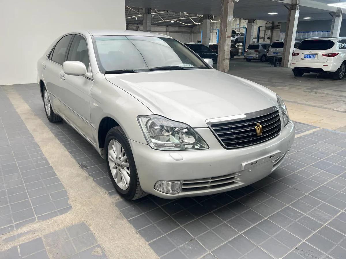 2006 Toyota Crown — photo 1