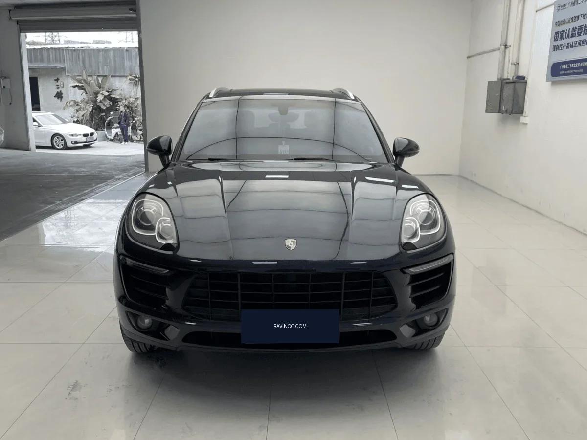 2015 Porsche SUV — photo 1