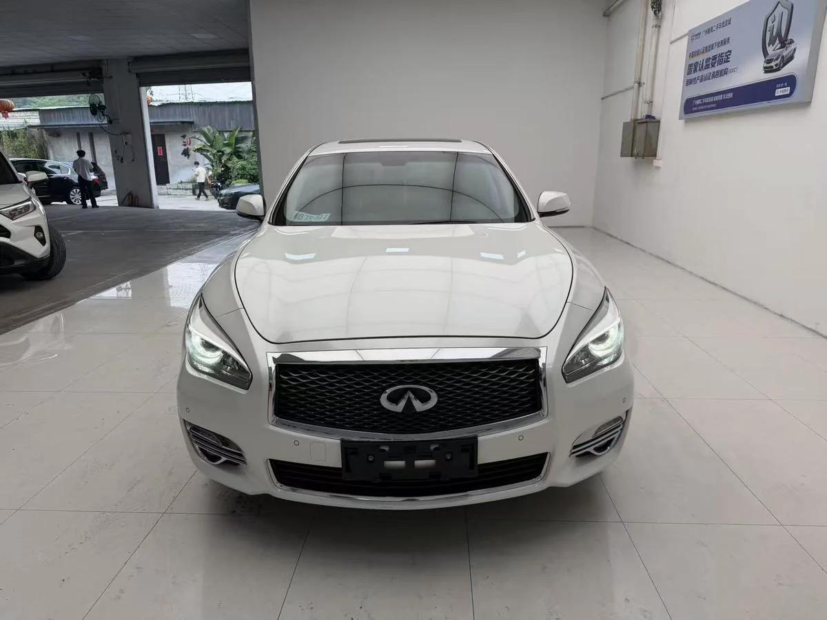2016 Infiniti Q70L — photo 1