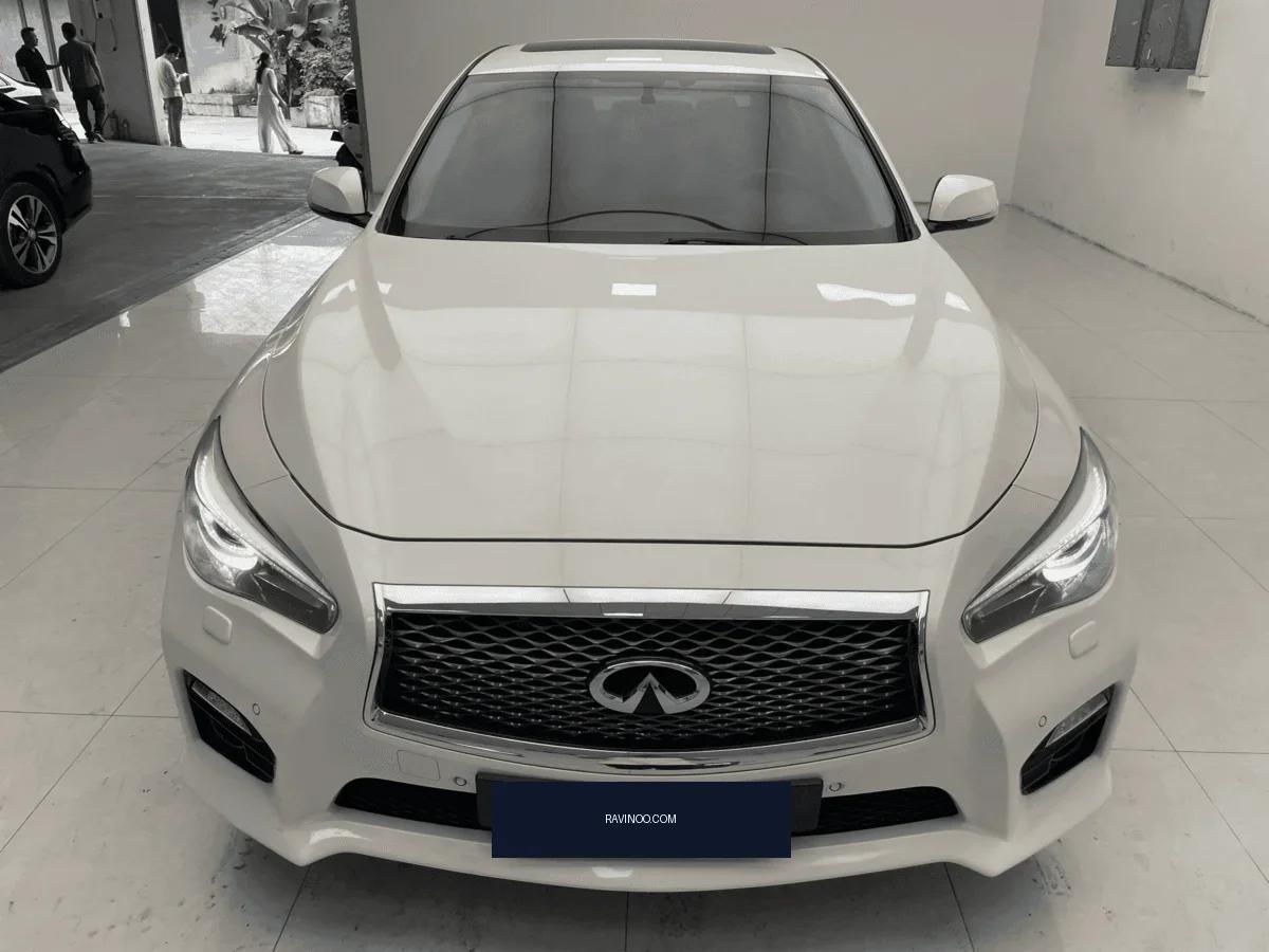 2015 Infiniti Q50 — photo 1