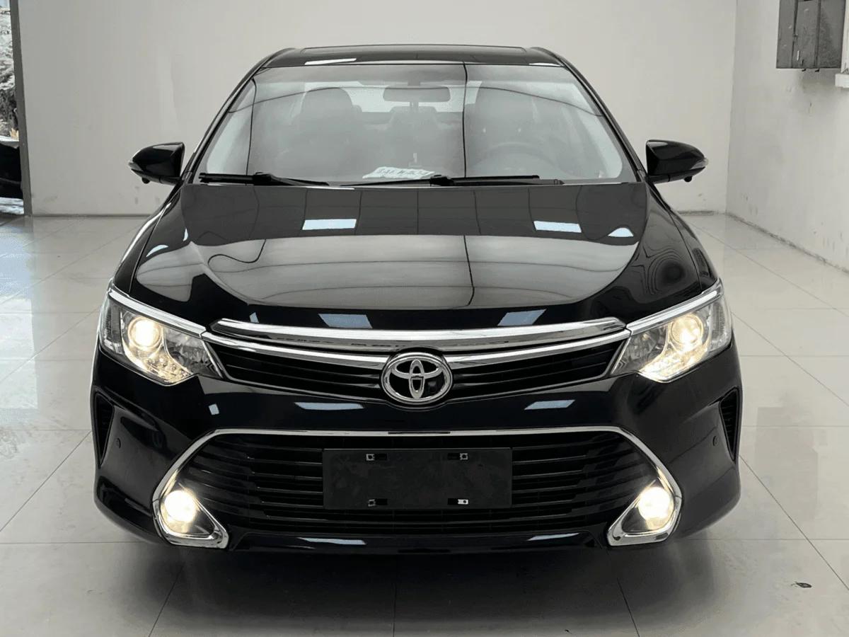 2017 Toyota Camry — photo 1