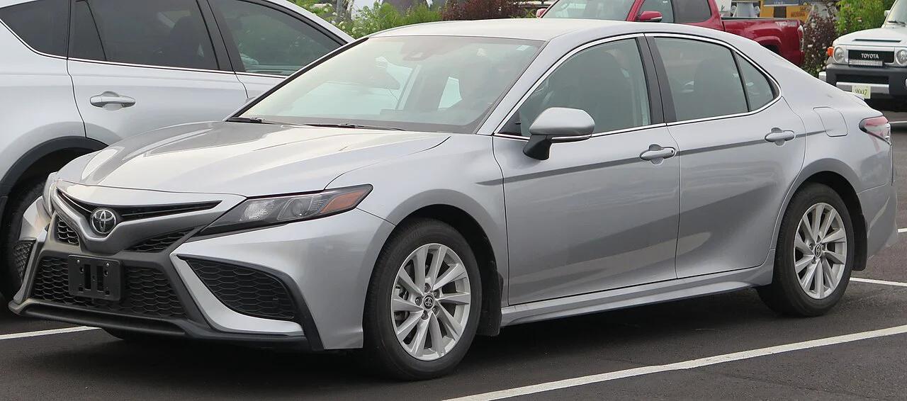2022 Toyota Camry — photo 1