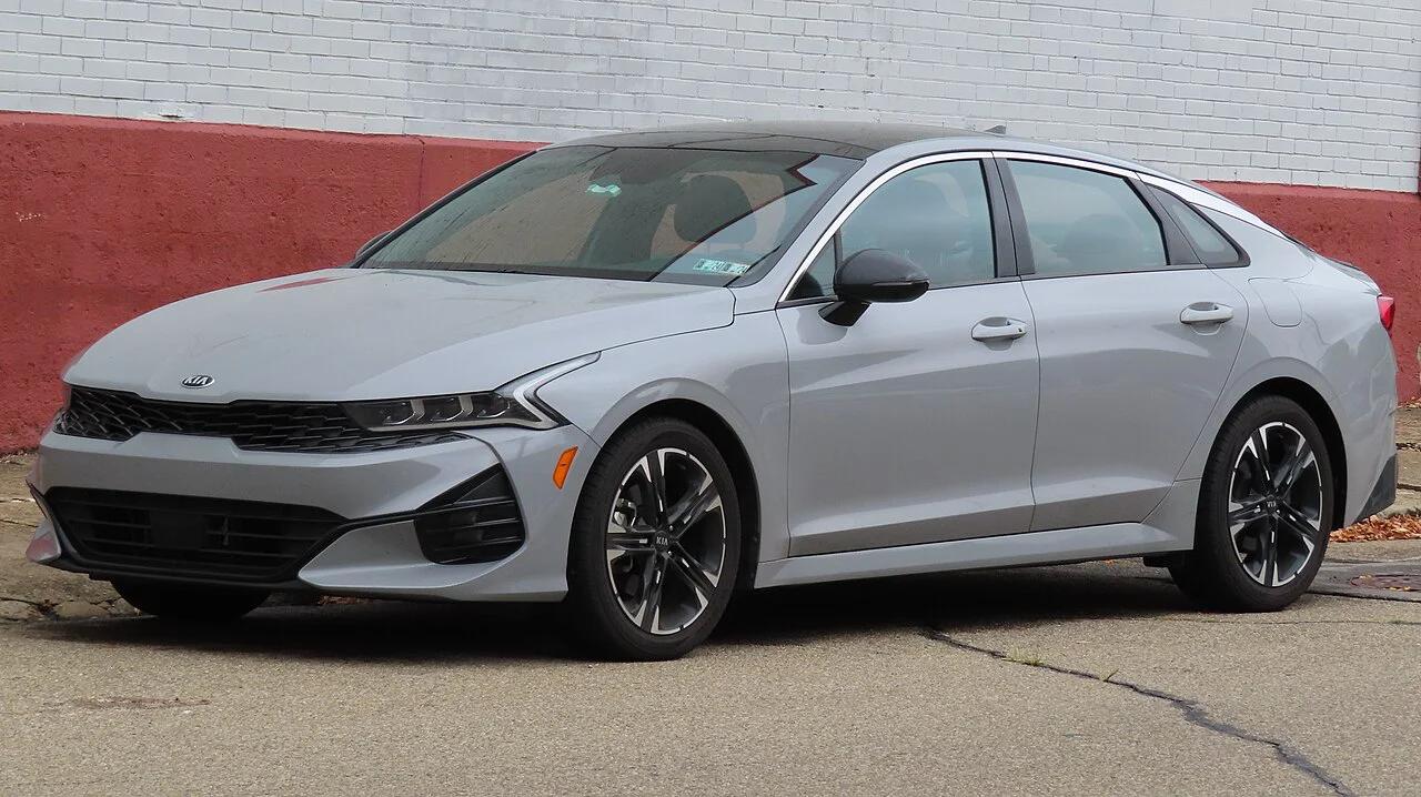 2022 Kia K5 — photo 1