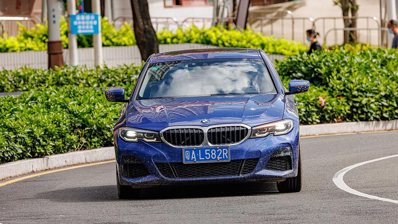 2021 BMW 3 Series — photo 1