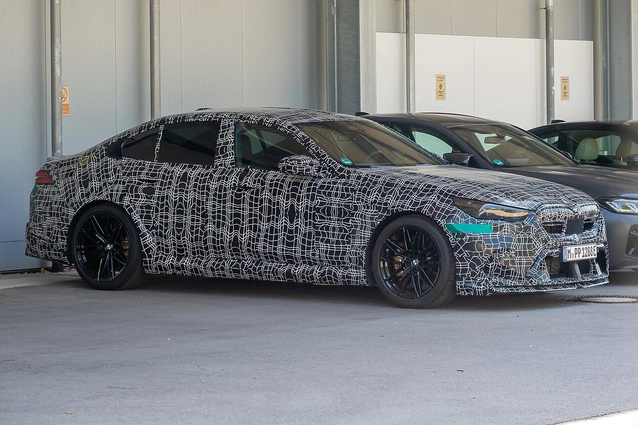 2015 BMW M5 — photo 1