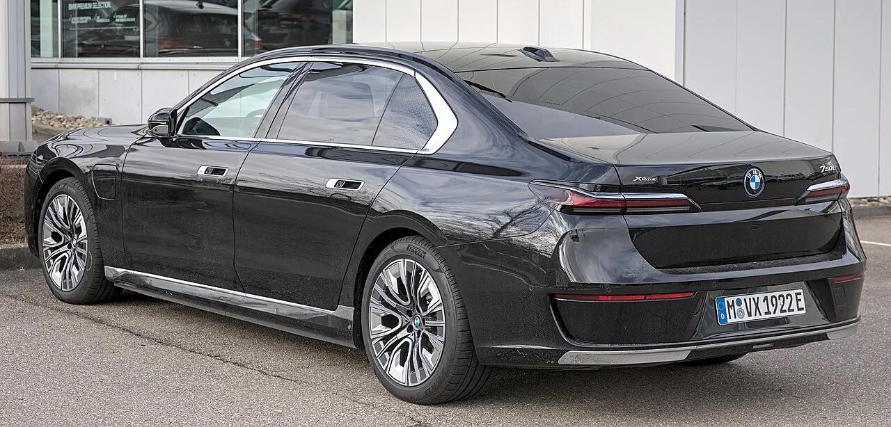 2020 BMW 7 Series — photo 1