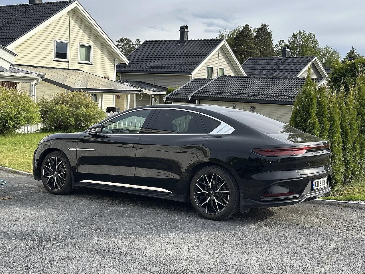 2014 BYD Han — photo 1