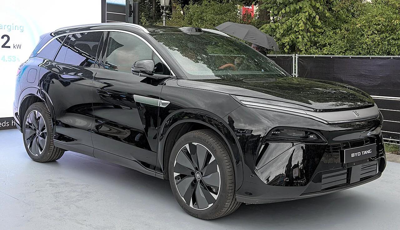 2017 BYD Tang — photo 1