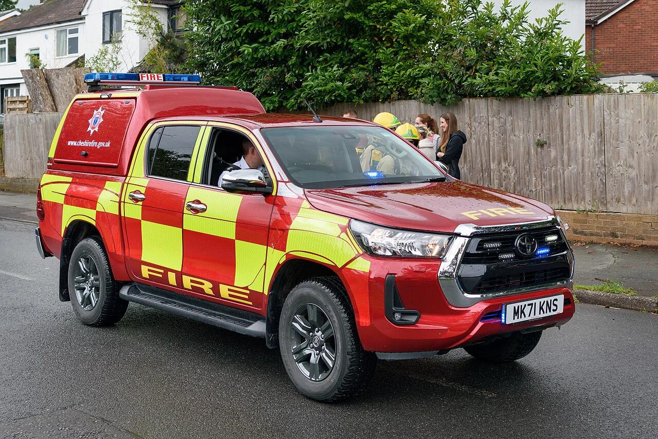 2013 Toyota Hilux — photo 1